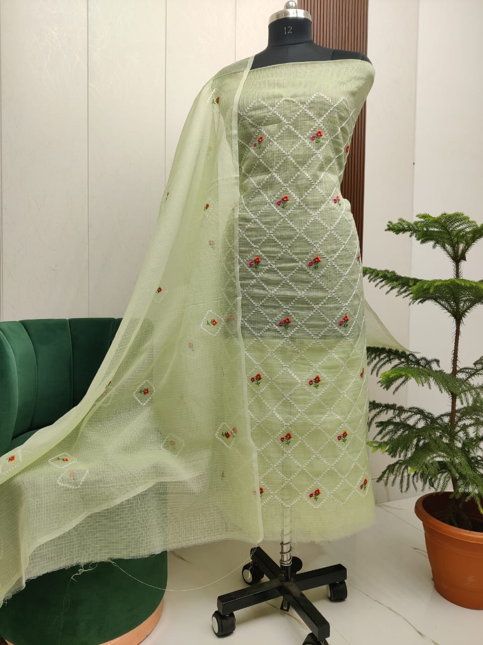 Pure kota doriya thread work cotton unstitched suit( top+duptta)