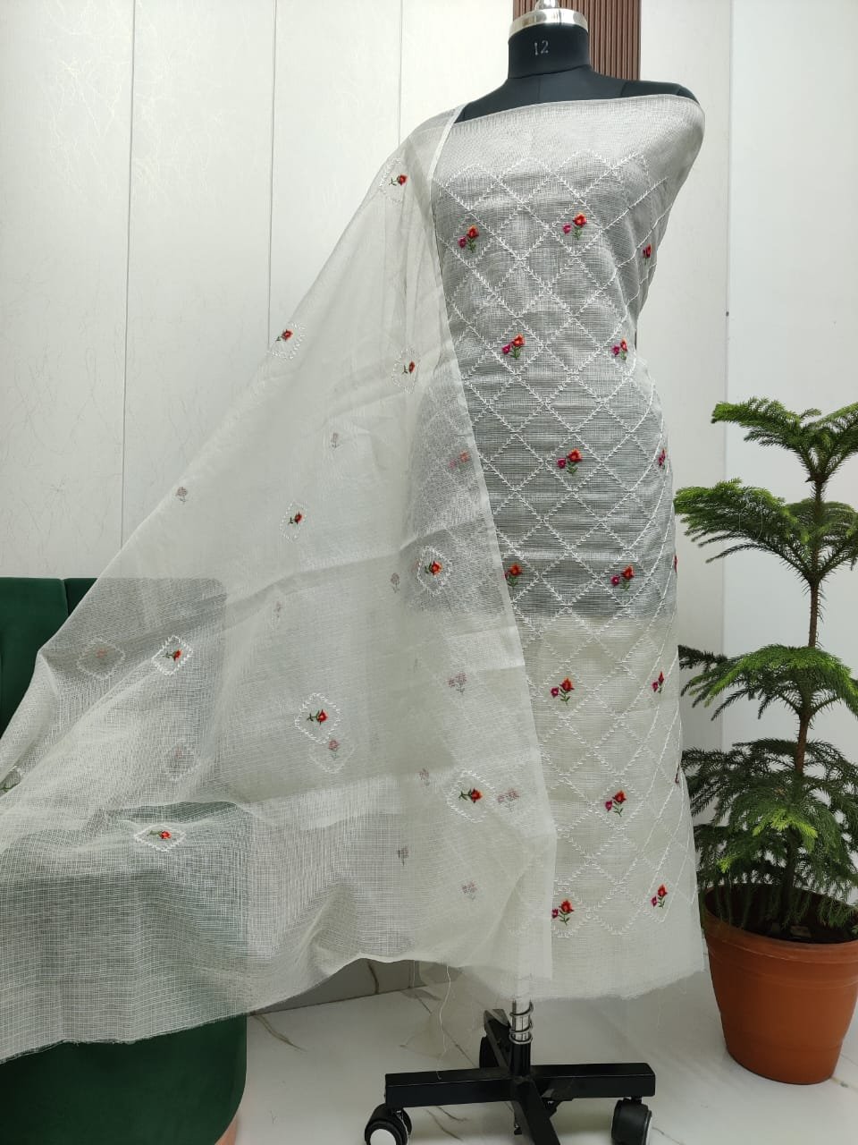 Pure kota doriya thread work cotton unstitched suit( top+duptta)